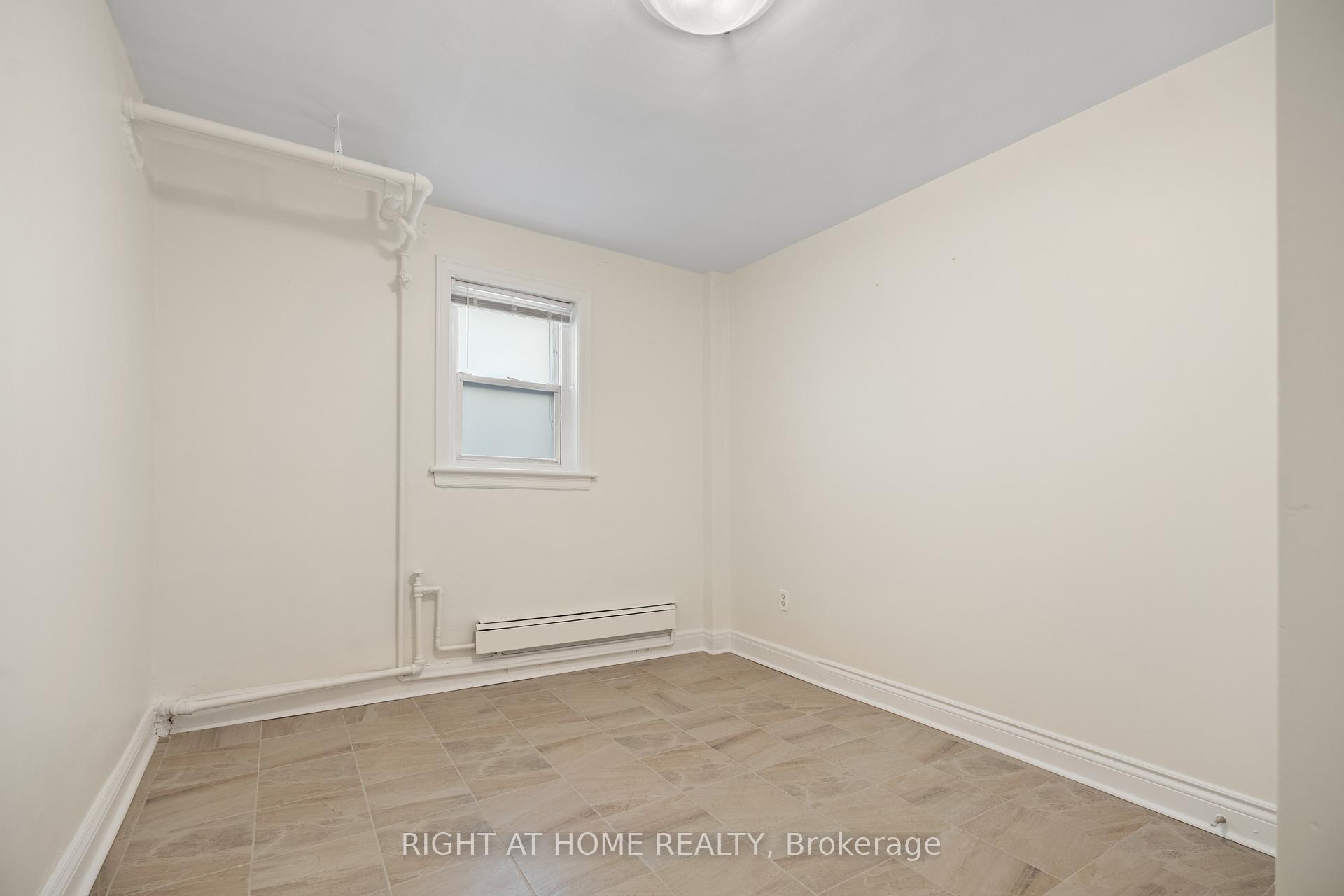 Photo 5 of Unit 1, 396 Mackay Street, Ottawa, Lindenlea — HOMEH