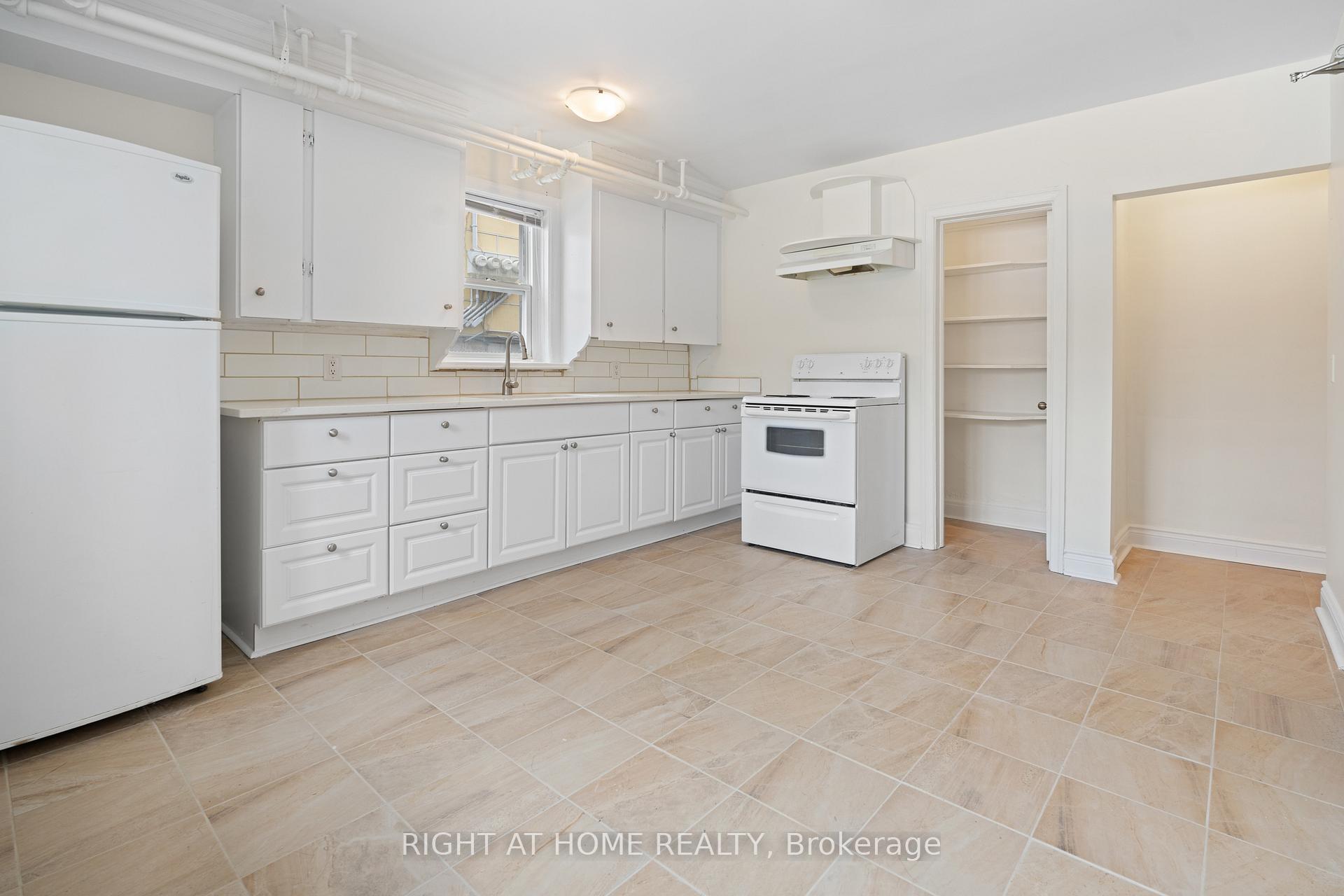 Photo 8 of Unit 1, 396 Mackay Street, Ottawa, Lindenlea — HOMEH