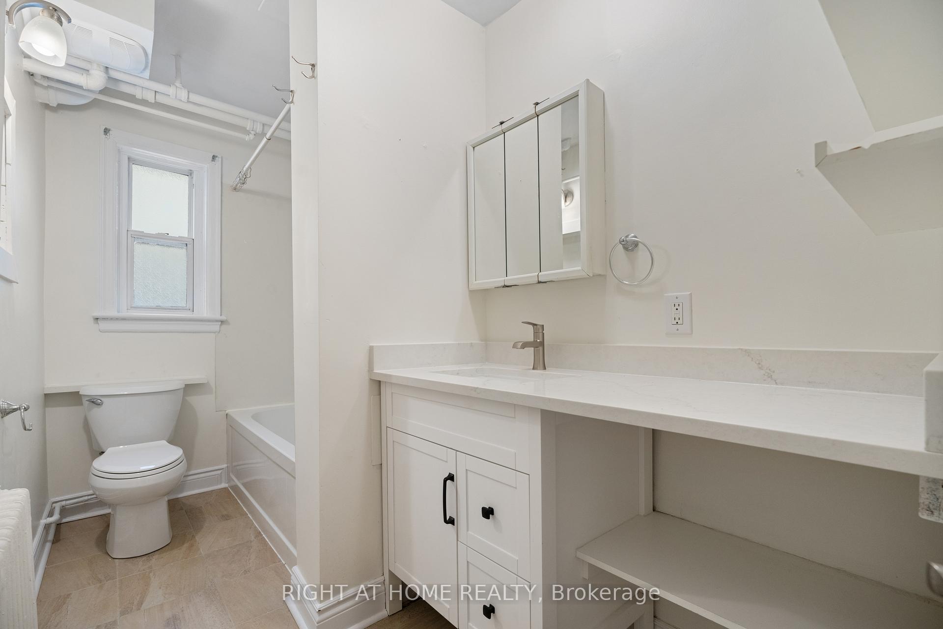 Photo 10 of Unit 1, 396 Mackay Street, Ottawa, Lindenlea — HOMEH
