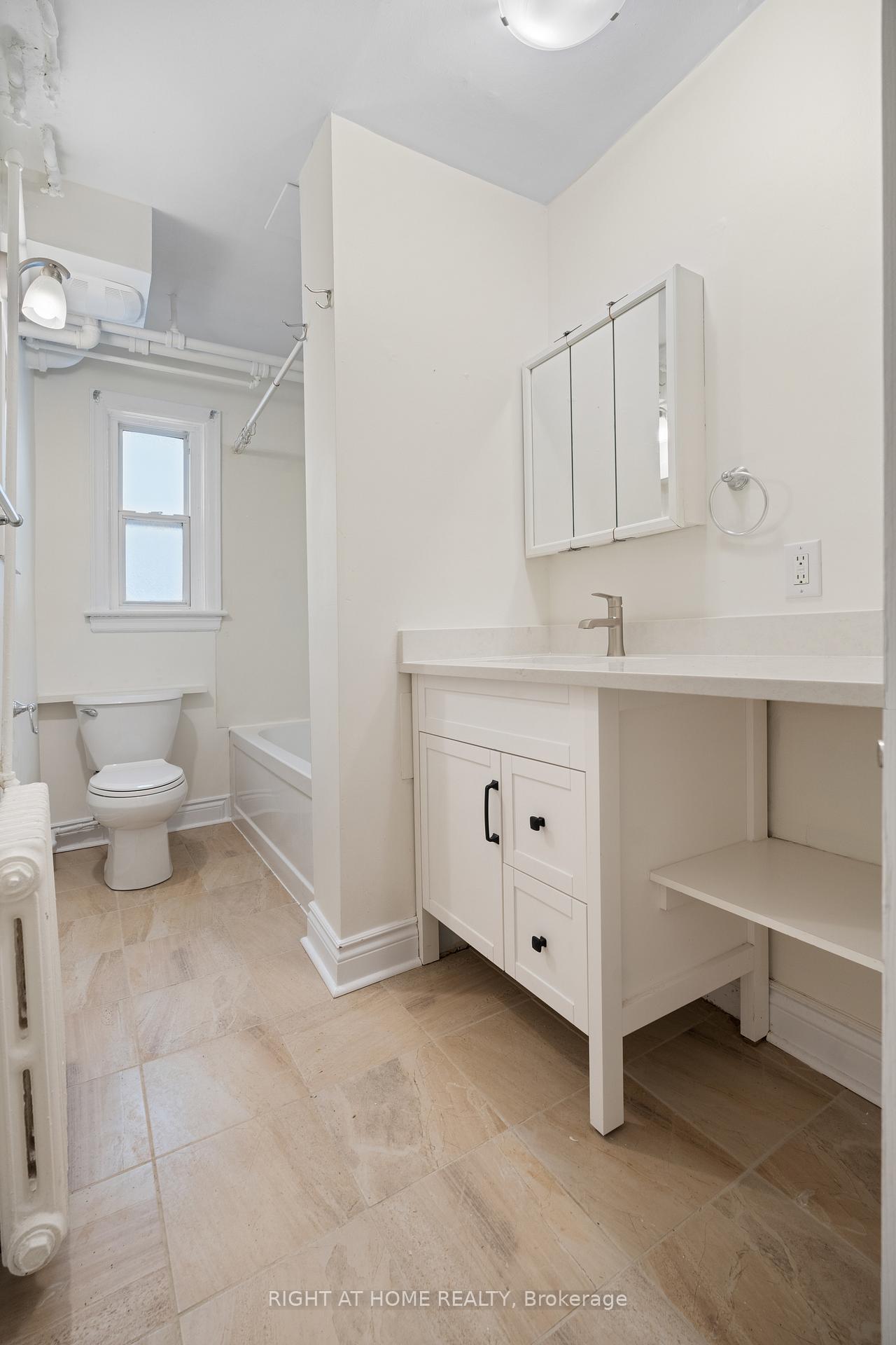 Photo 11 of Unit 1, 396 Mackay Street, Ottawa, Lindenlea — HOMEH