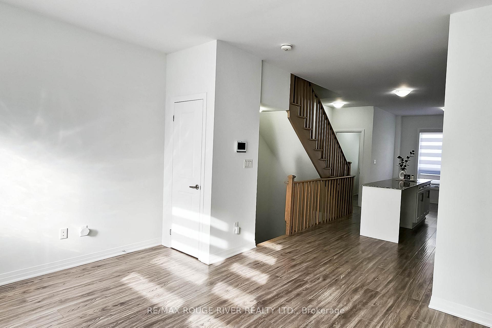 Photo 3 of 1630 Pleasure Valley Path, Oshawa, Samac — HOMEH