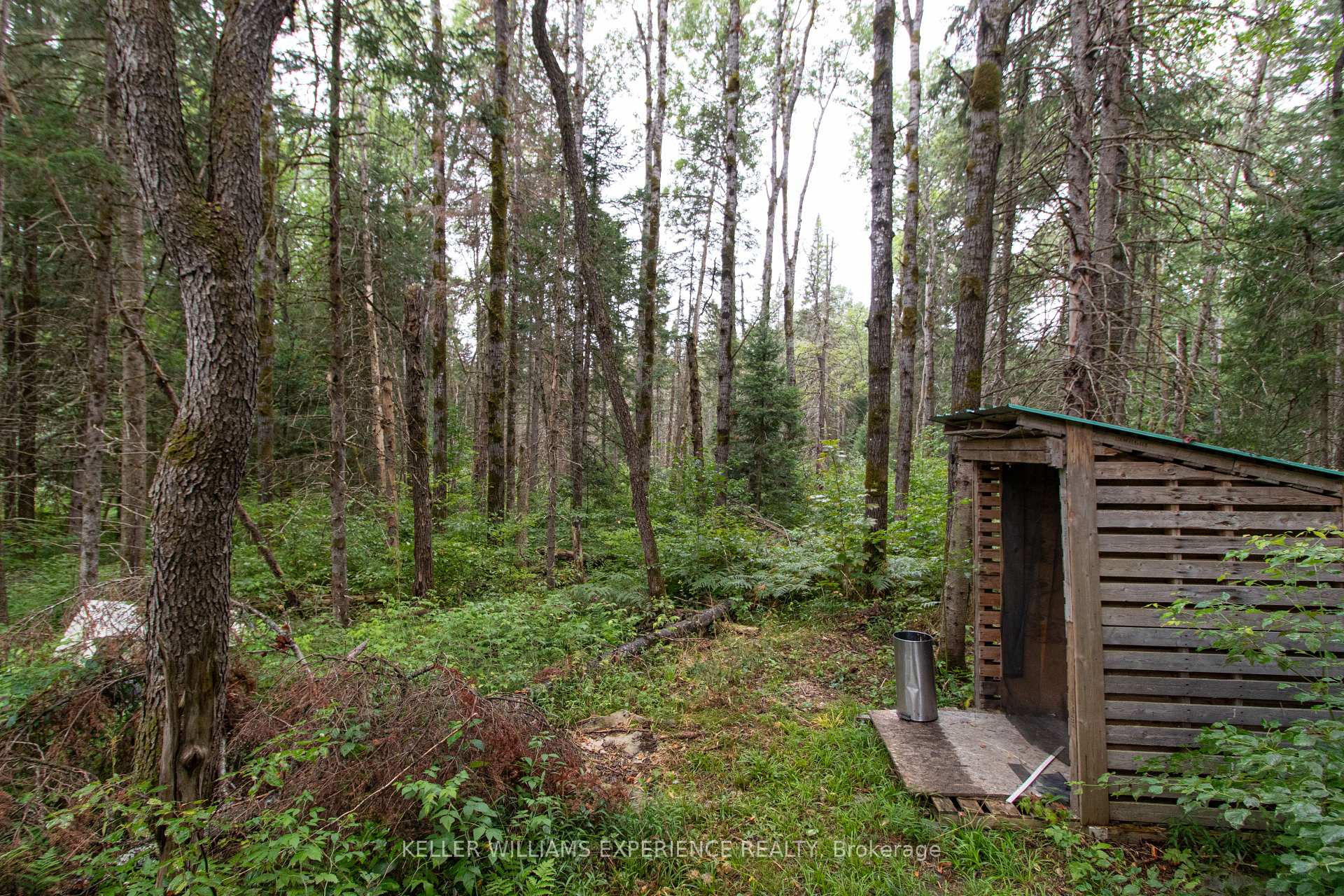 Photo 11 of 1415 Long Lake Road, Perry, Novar — HOMEH