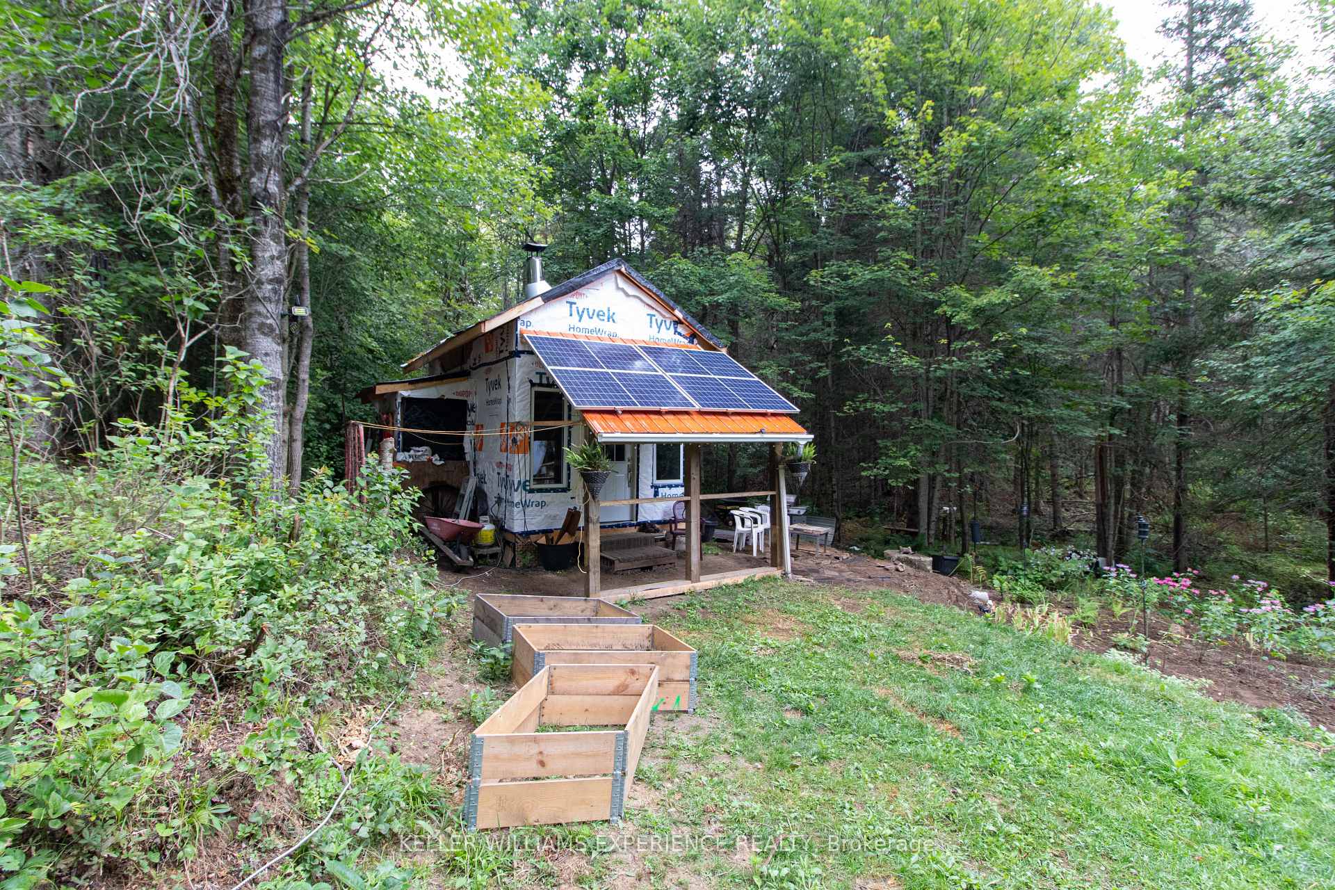 Photo 13 of 1415 Long Lake Road, Perry, Novar — HOMEH