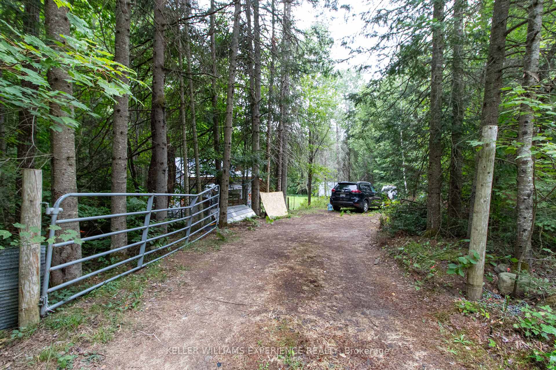 Photo 20 of 1415 Long Lake Road, Perry, Novar — HOMEH