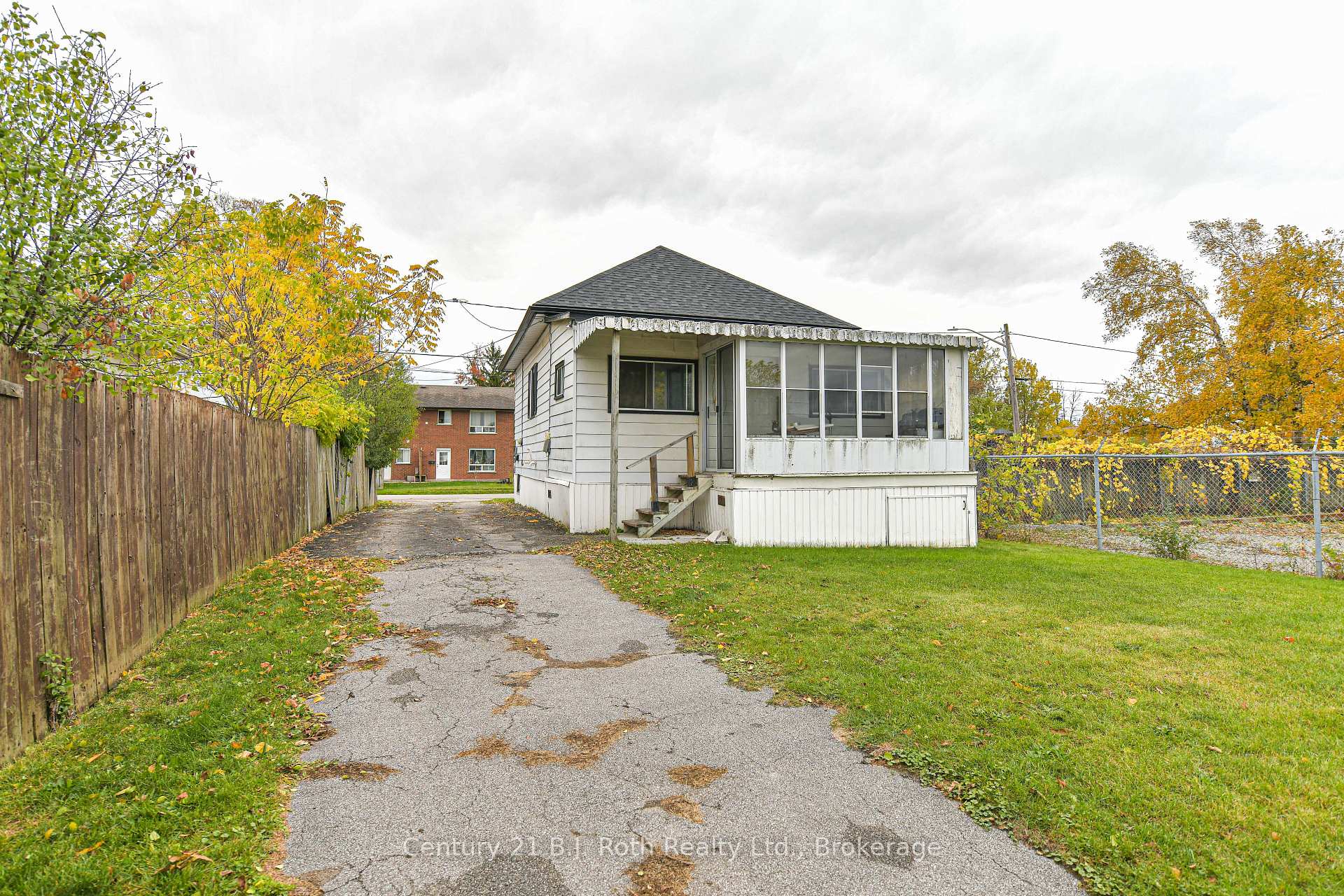 Photo 4 of 82 Poughkeepsie Street, Orillia — HOMEH