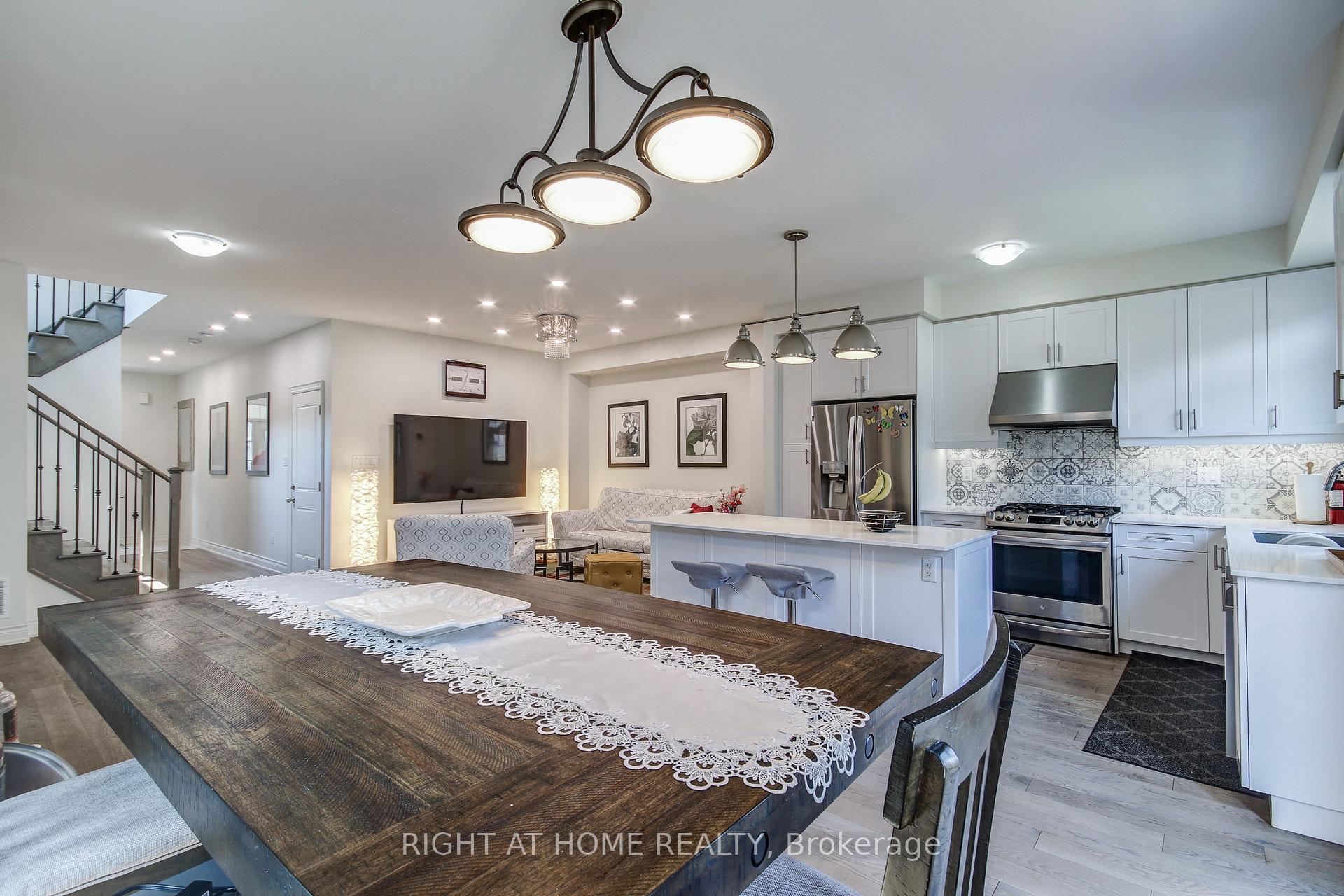 Photo 7 of 1190 Raspberry Terrace, Milton, Ford — HOMEH