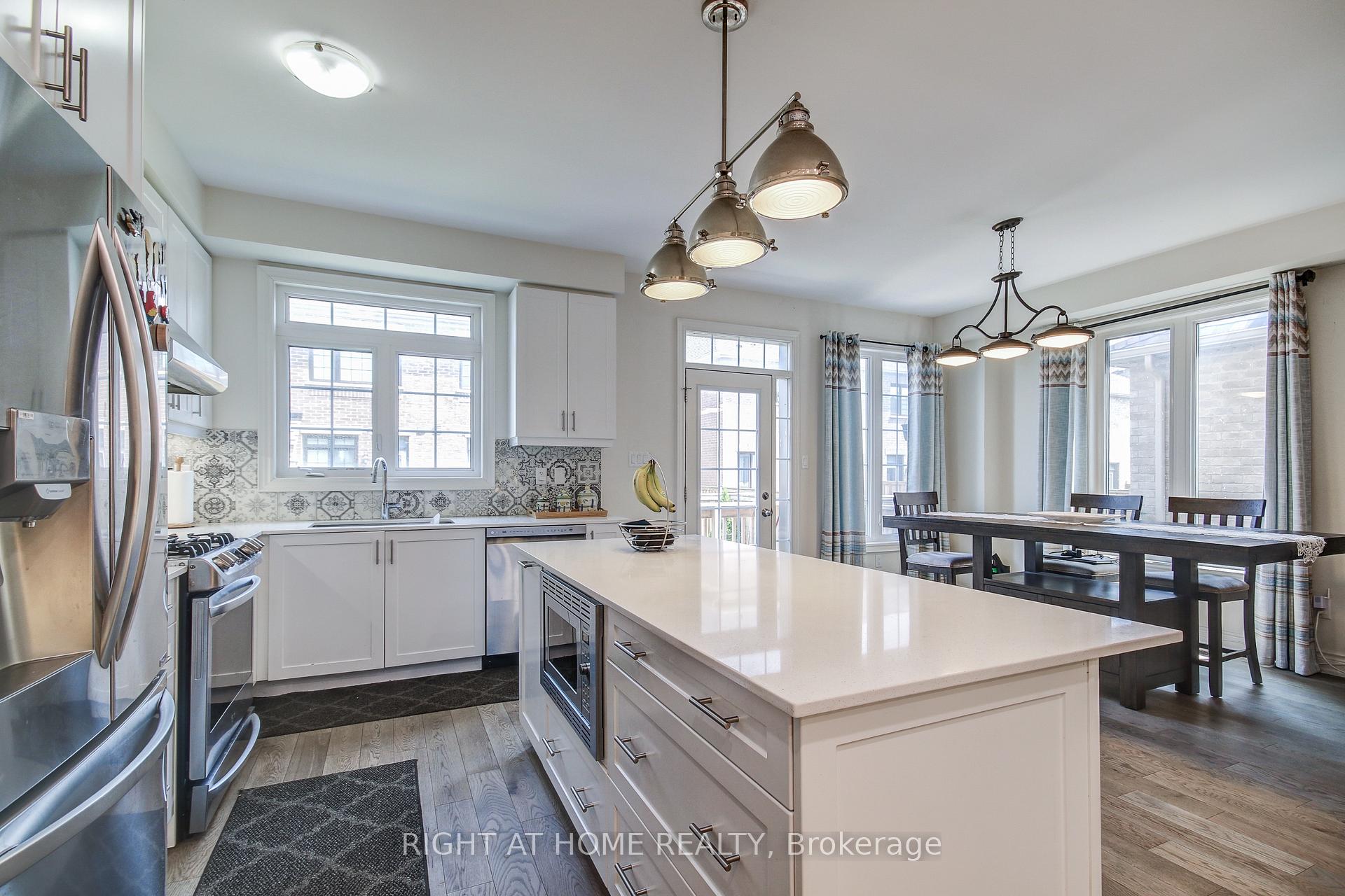 Photo 9 of 1190 Raspberry Terrace, Milton, Ford — HOMEH