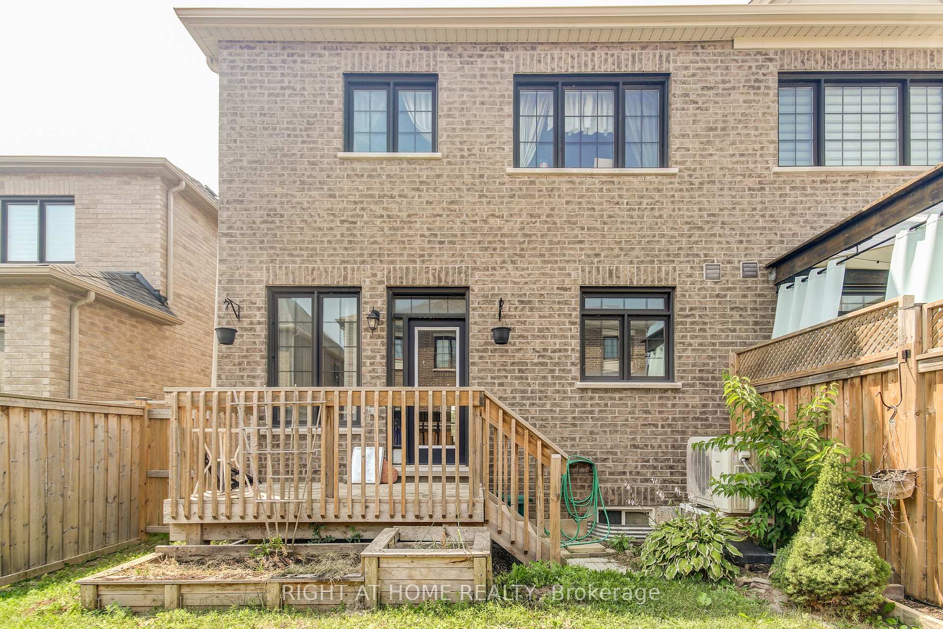 Photo 37 of 1190 Raspberry Terrace, Milton, Ford — HOMEH