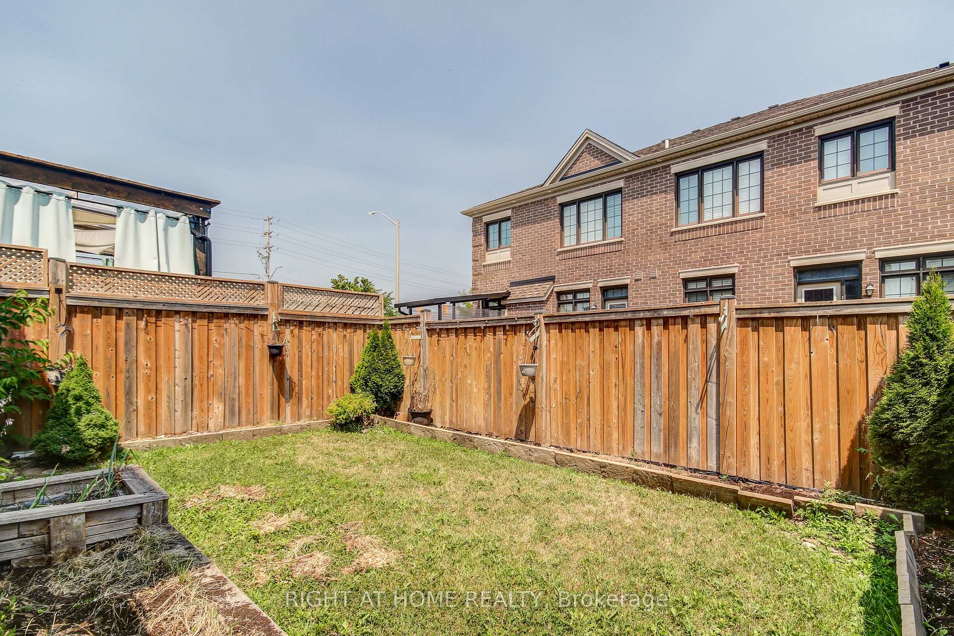 Photo 35 of 1190 Raspberry Terrace, Milton, Ford — HOMEH