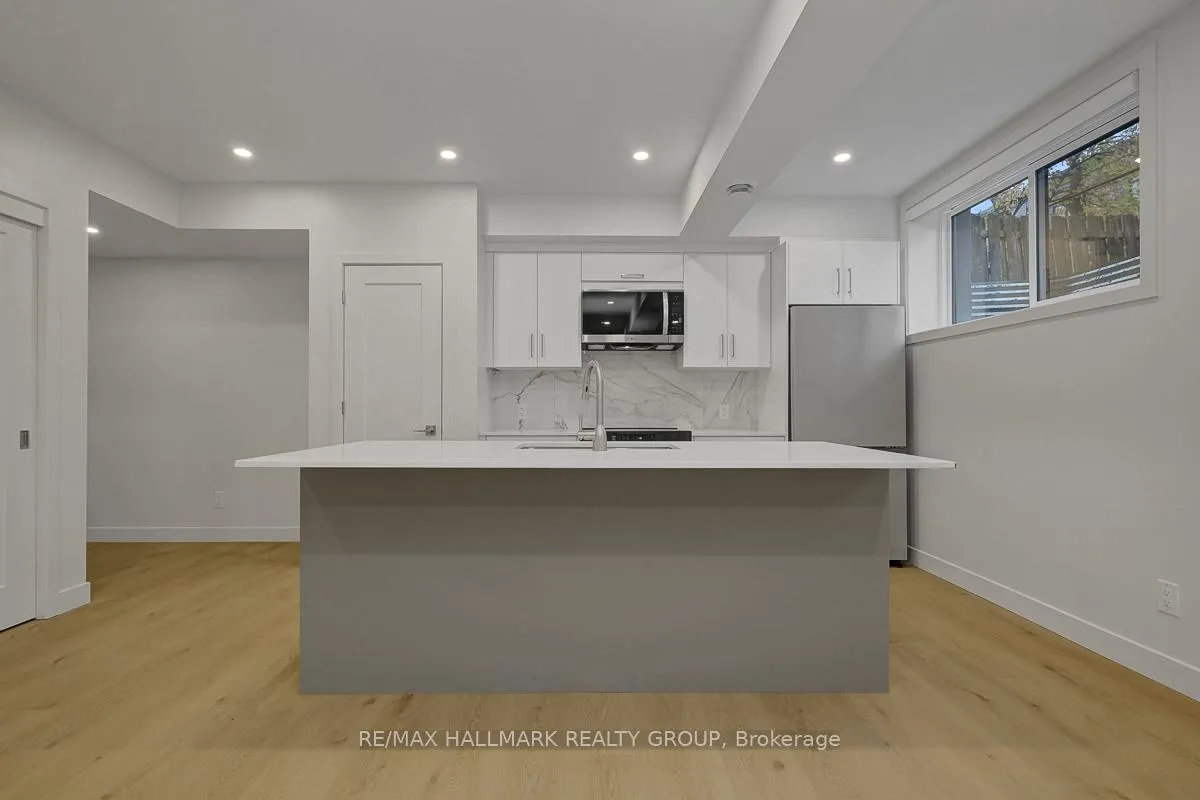 Photo 4 of Unit 2, 199 Columbus Avenue, Ottawa, Overbrook/Castle Heights — HOMEH