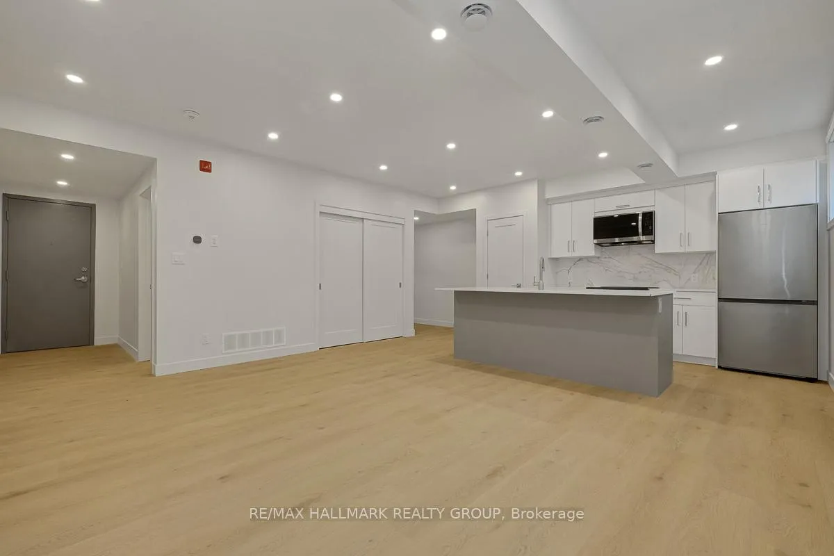 Photo 6 of Unit 2, 199 Columbus Avenue, Ottawa, Overbrook/Castle Heights — HOMEH