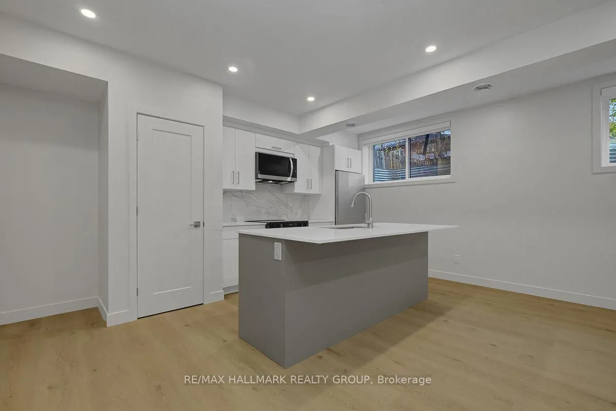 Photo 8 of Unit 2, 199 Columbus Avenue, Ottawa, Overbrook/Castle Heights — HOMEH