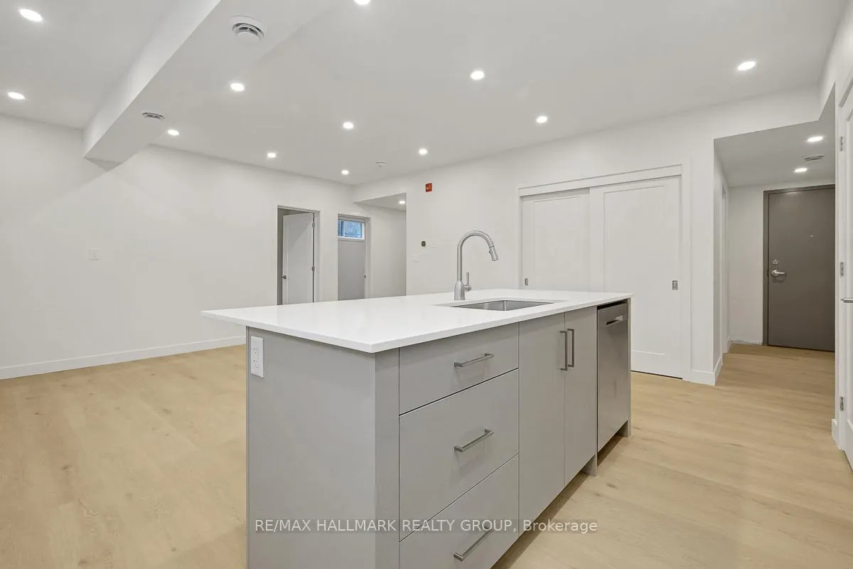 Photo 10 of Unit 2, 199 Columbus Avenue, Ottawa, Overbrook/Castle Heights — HOMEH