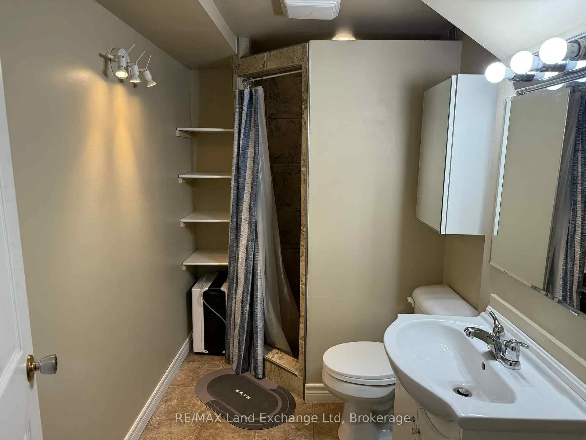 Photo 5 of 161 Catherine Street, North Huron, Wingham — HOMEH