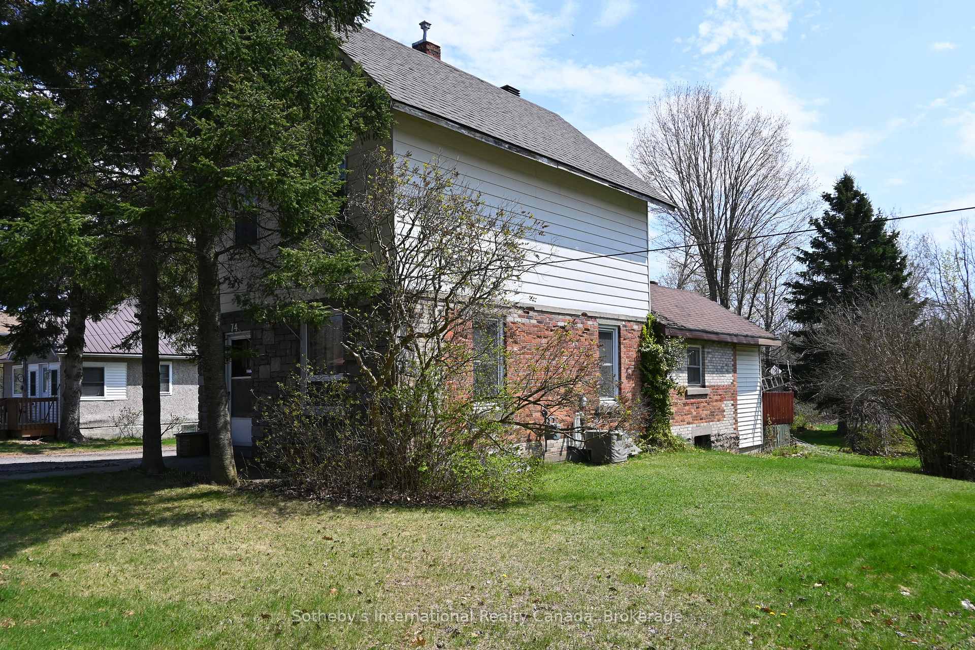Photo 3 of 74 Cascade Street, Parry Sound — HOMEH