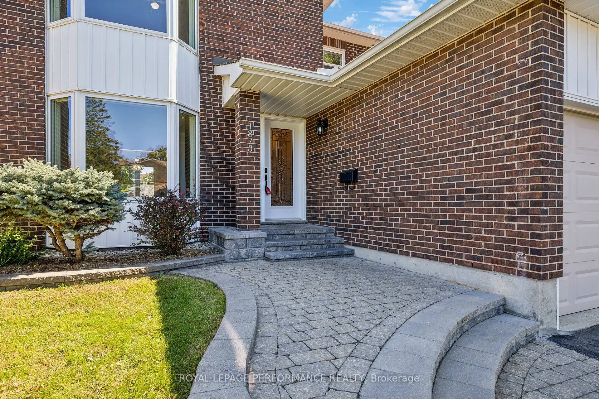 Photo 2 of 1873 Du Clairvaux Road, Ottawa, Chapel Hill — HOMEH