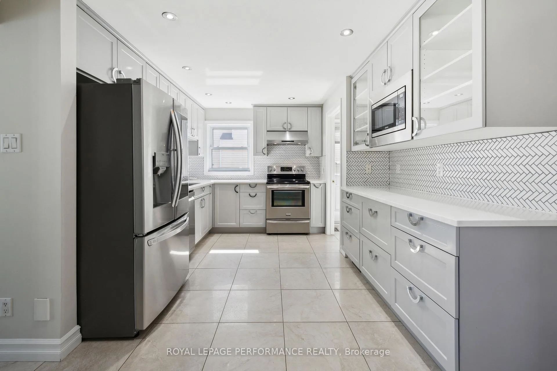 Photo 12 of 1873 Du Clairvaux Road, Ottawa, Chapel Hill — HOMEH