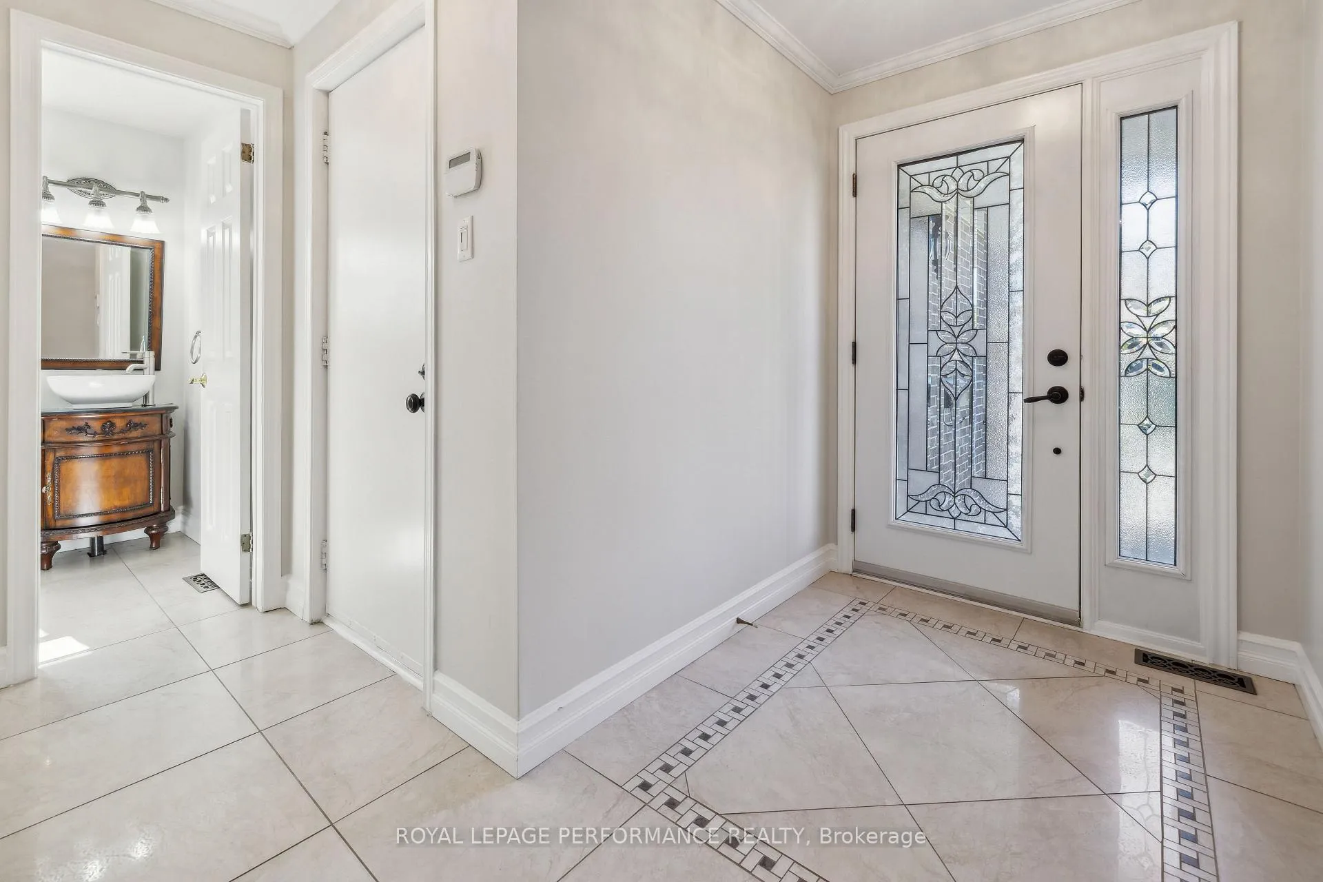 Photo 20 of 1873 Du Clairvaux Road, Ottawa, Chapel Hill — HOMEH