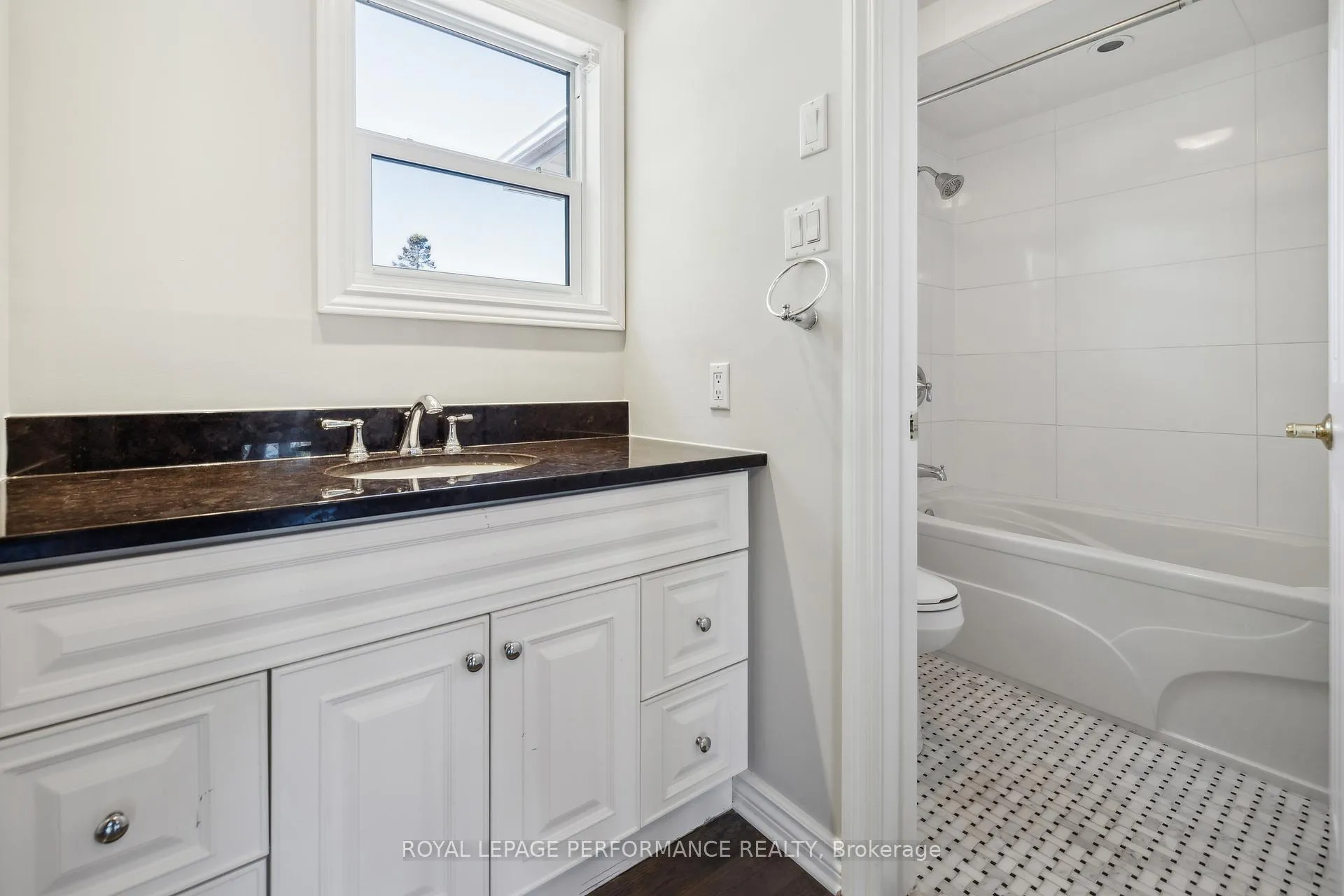Photo 30 of 1873 Du Clairvaux Road, Ottawa, Chapel Hill — HOMEH