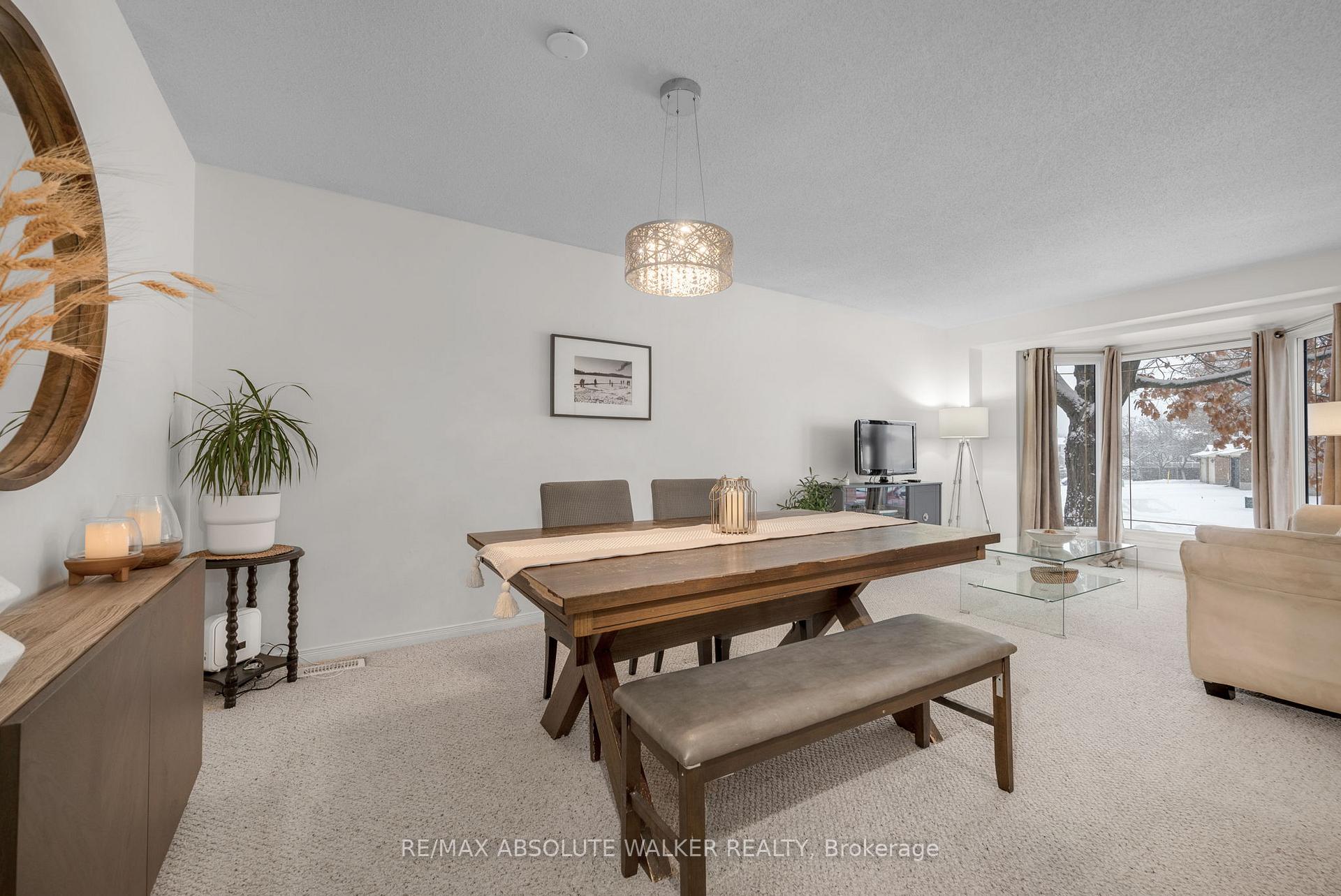 Photo 7 of 1973 Crestmont Place, Ottawa, Chapel Hill South - Orleans Village — HOMEH