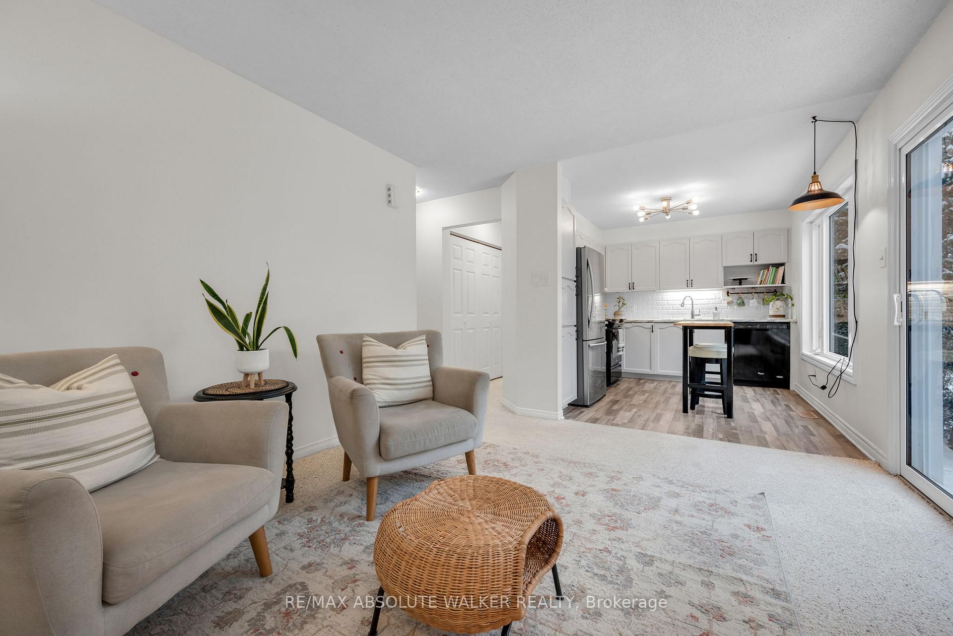 Photo 13 of 1973 Crestmont Place, Ottawa, Chapel Hill South - Orleans Village — HOMEH