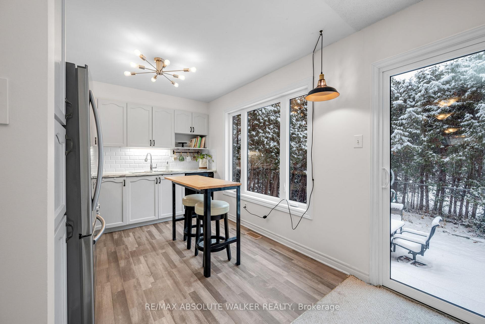 Photo 14 of 1973 Crestmont Place, Ottawa, Chapel Hill South - Orleans Village — HOMEH