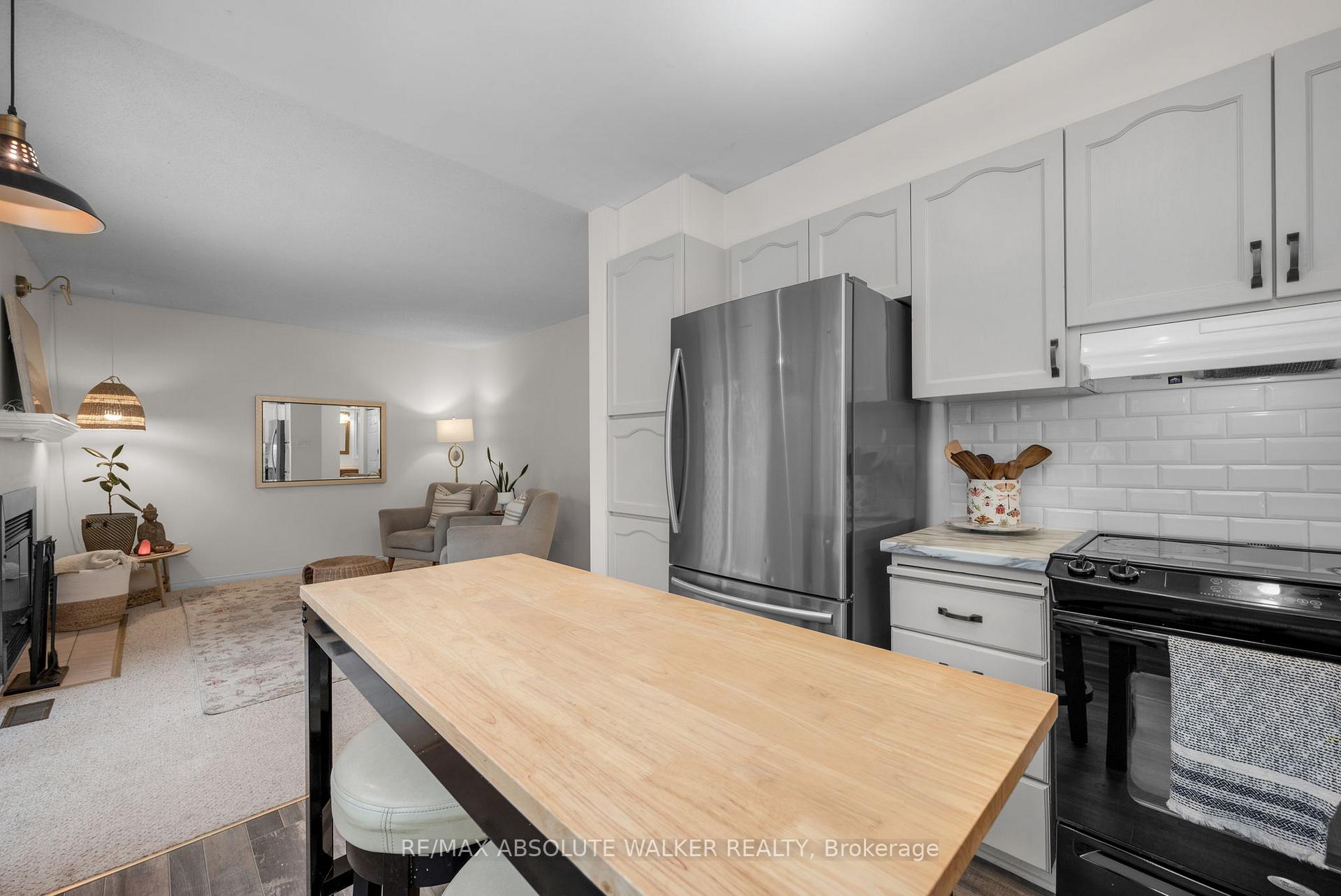 Photo 16 of 1973 Crestmont Place, Ottawa, Chapel Hill South - Orleans Village — HOMEH