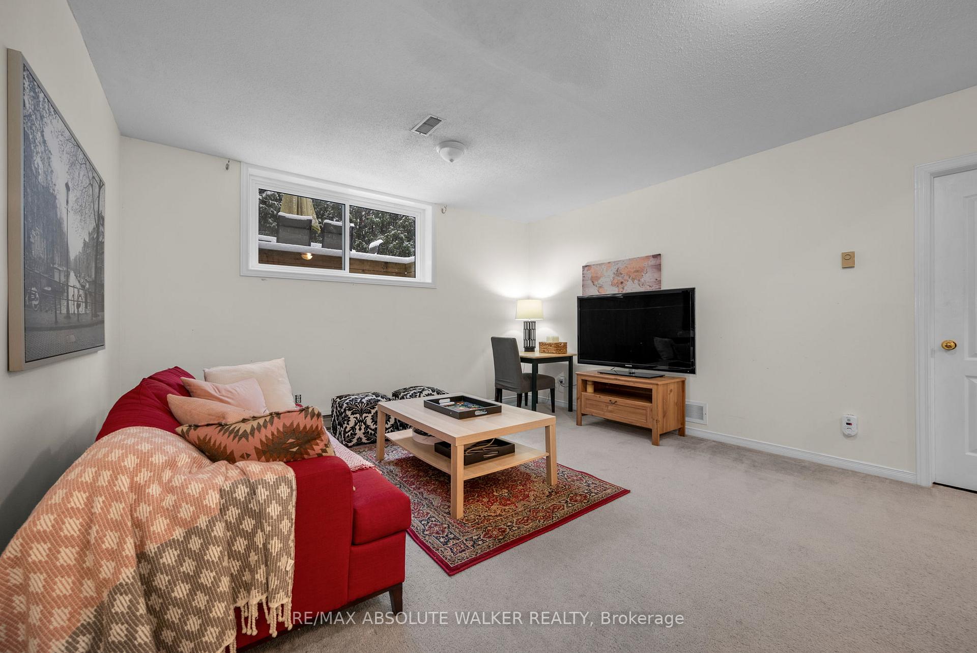 Photo 32 of 1973 Crestmont Place, Ottawa, Chapel Hill South - Orleans Village — HOMEH