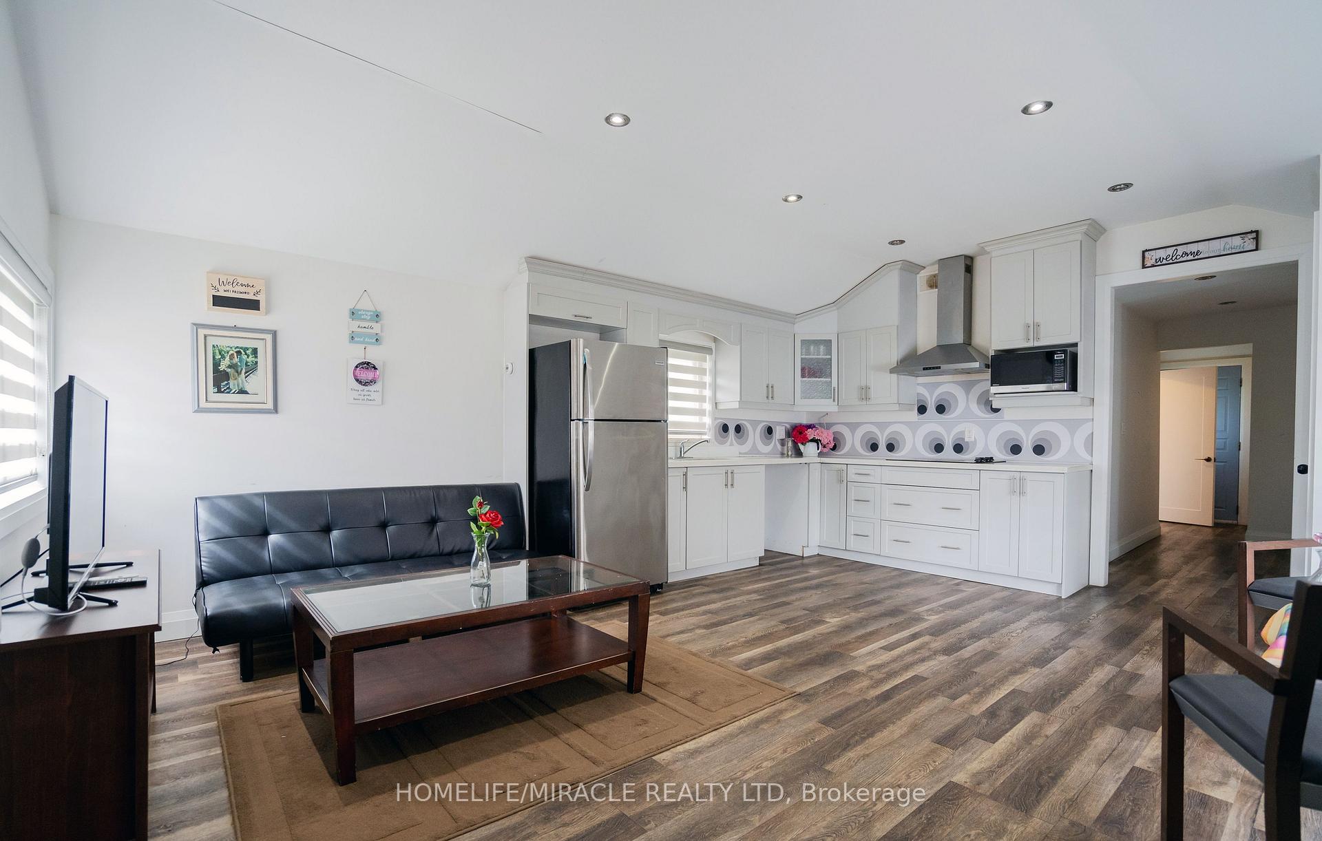 Photo 1 of 6483 Ash Street, Niagara Falls, Dorchester — HOMEH