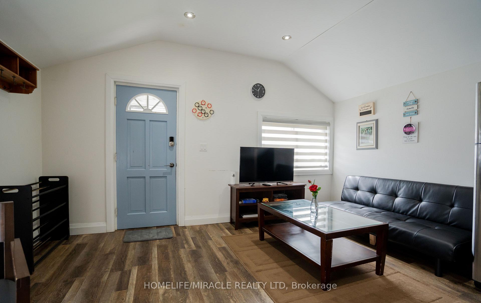 Photo 4 of 6483 Ash Street, Niagara Falls, Dorchester — HOMEH