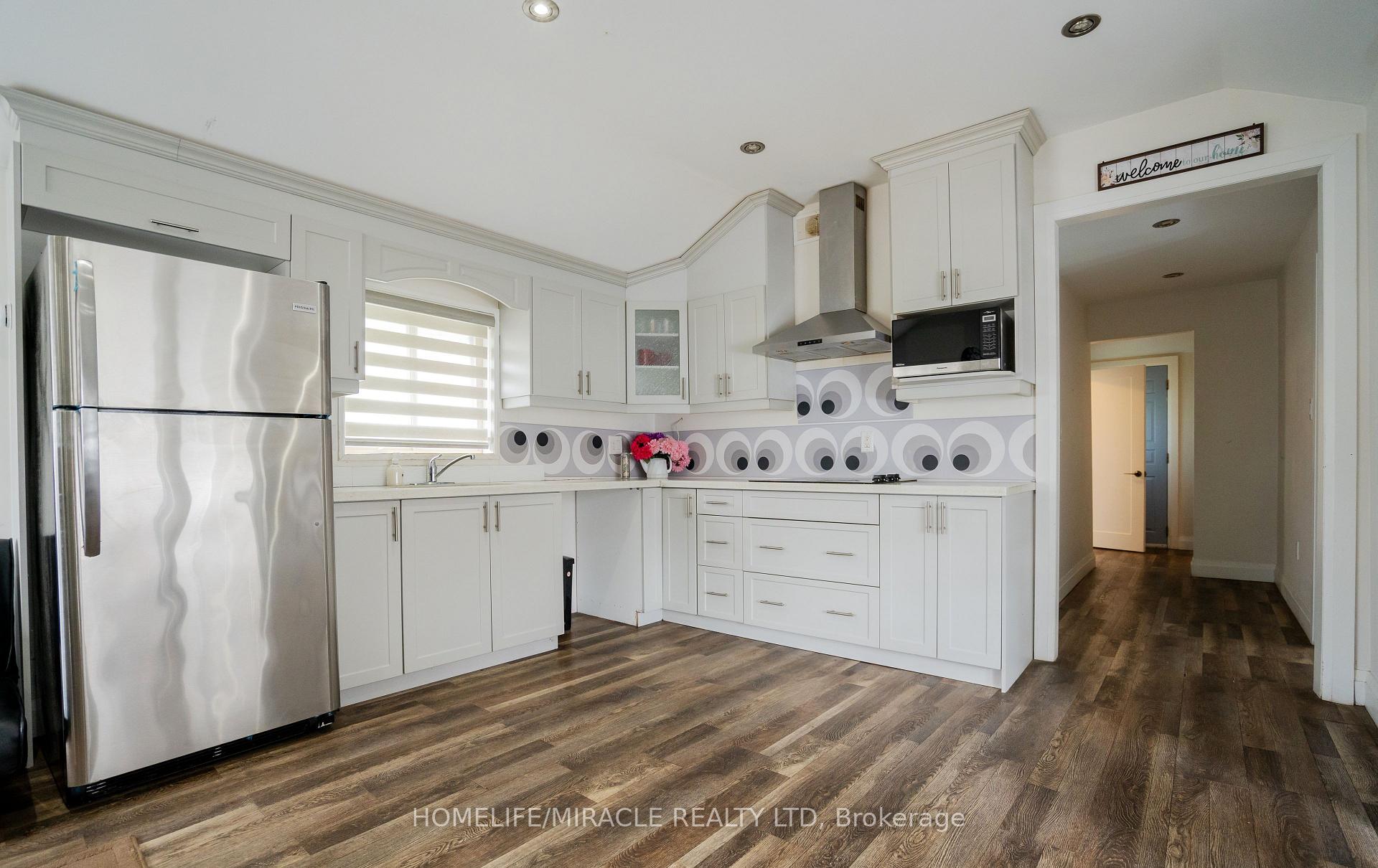 Photo 5 of 6483 Ash Street, Niagara Falls, Dorchester — HOMEH