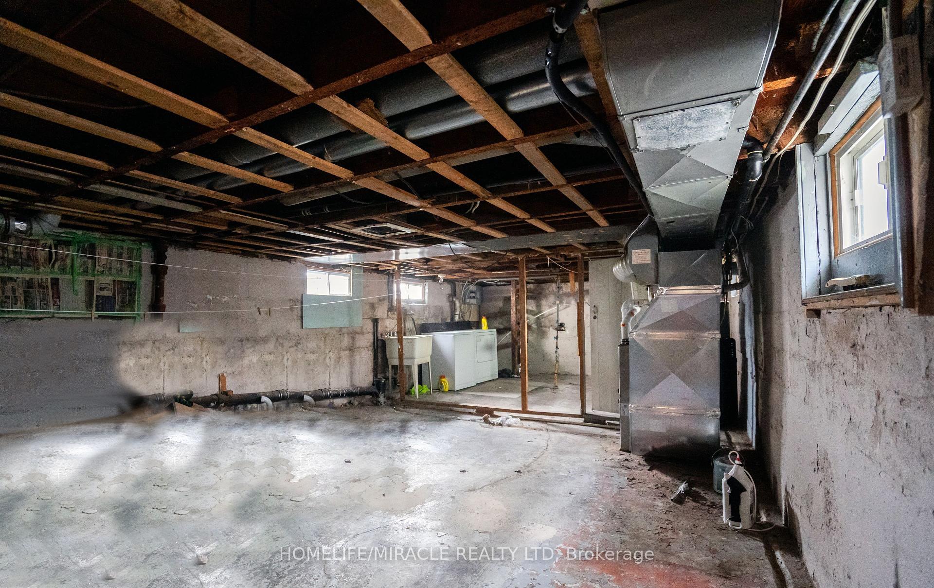 Photo 14 of 6483 Ash Street, Niagara Falls, Dorchester — HOMEH