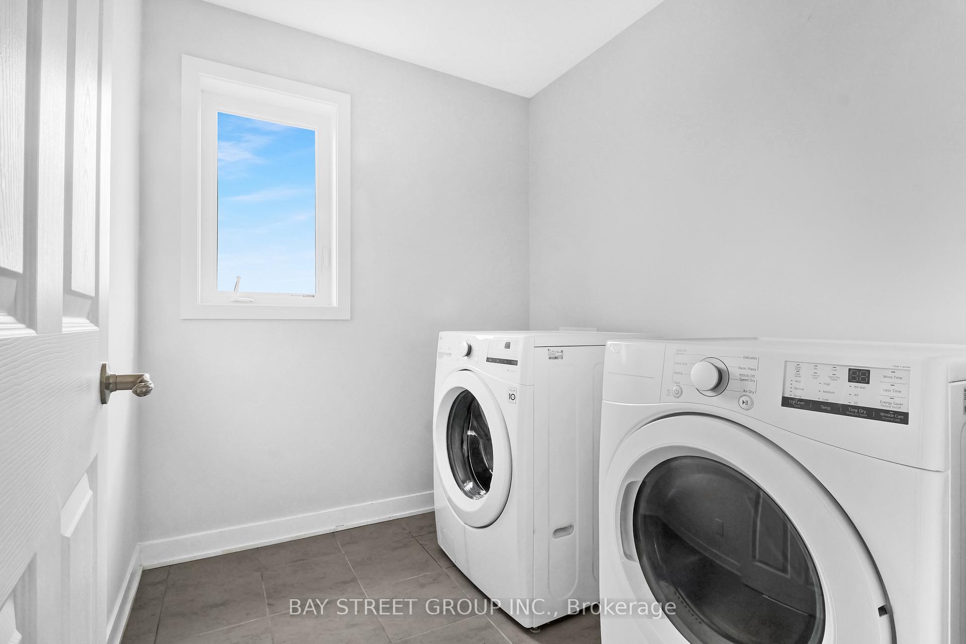 Photo 15 of 2130 Winsome Terrace, Ottawa, Fallingbrook/Gardenway South — HOMEH