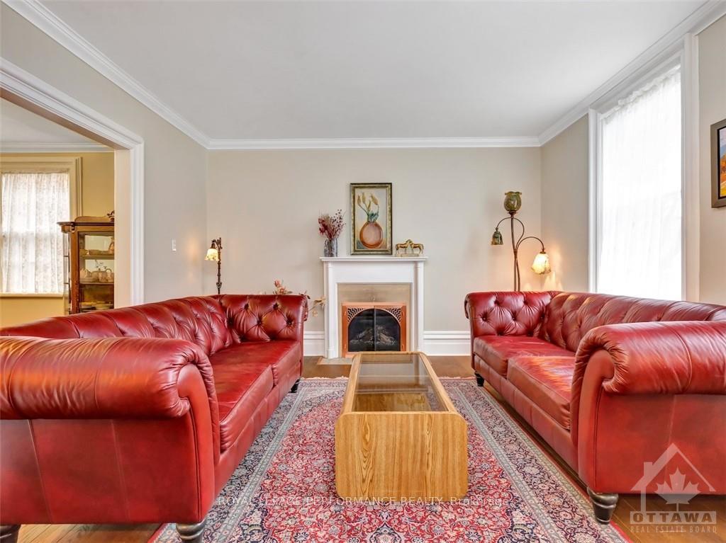 Photo 4 of 37 Charles Street, Ottawa, New Edinburgh — HOMEH