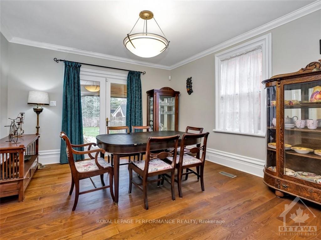 Photo 7 of 37 Charles Street, Ottawa, New Edinburgh — HOMEH