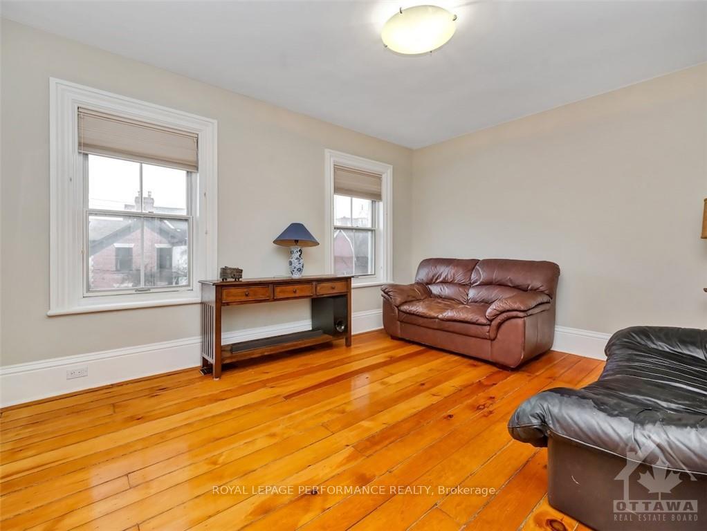 Photo 15 of 37 Charles Street, Ottawa, New Edinburgh — HOMEH