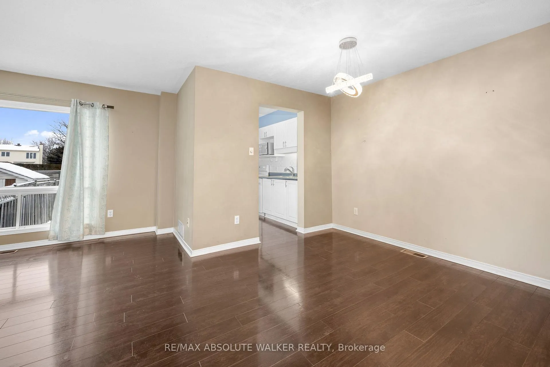 Photo 3 of 1679 Greywood Drive, Ottawa, Chateauneuf — HOMEH