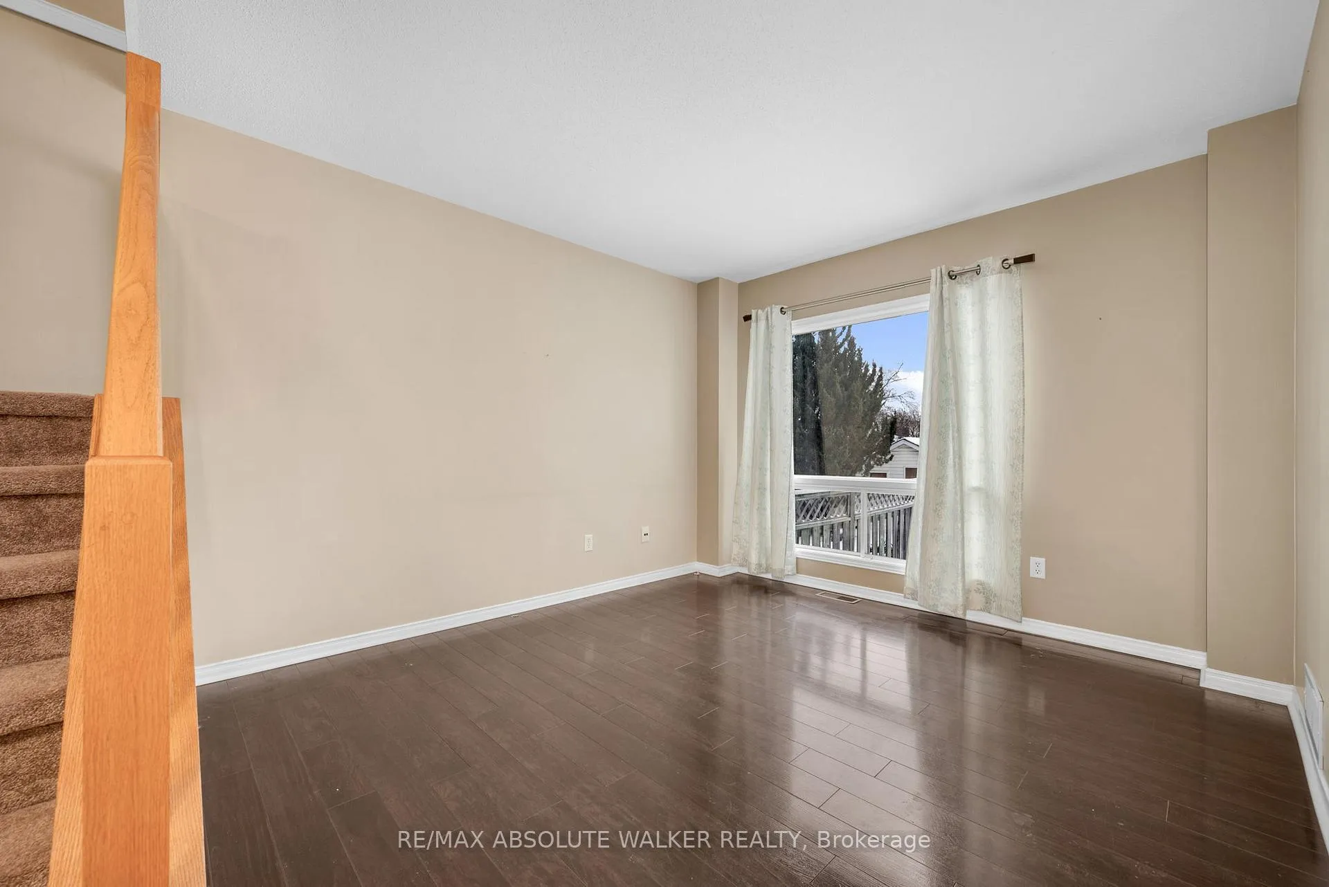 Photo 6 of 1679 Greywood Drive, Ottawa, Chateauneuf — HOMEH