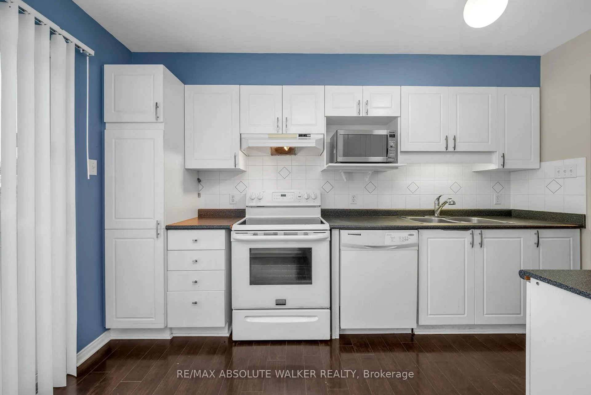Photo 11 of 1679 Greywood Drive, Ottawa, Chateauneuf — HOMEH