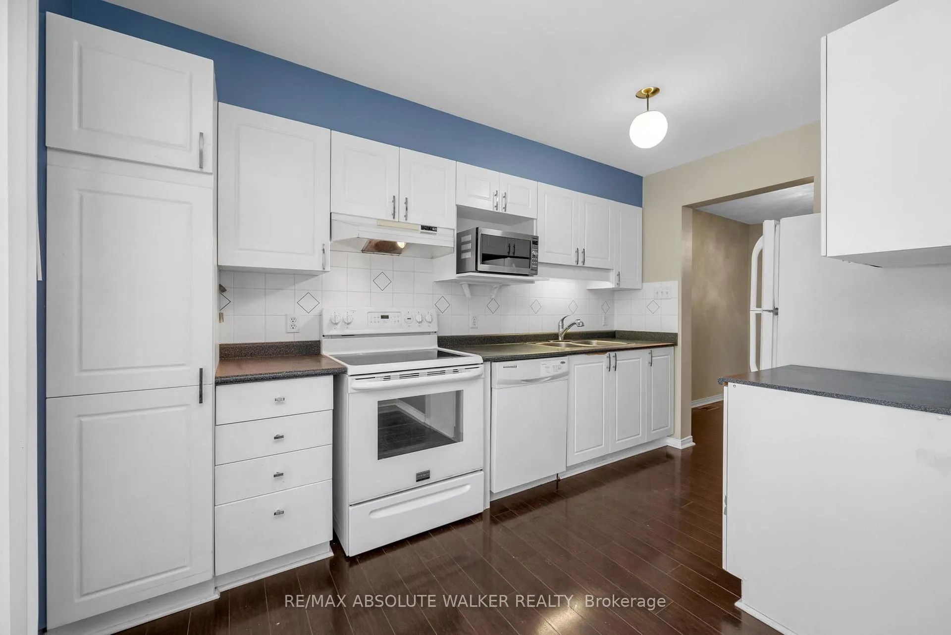 Photo 12 of 1679 Greywood Drive, Ottawa, Chateauneuf — HOMEH