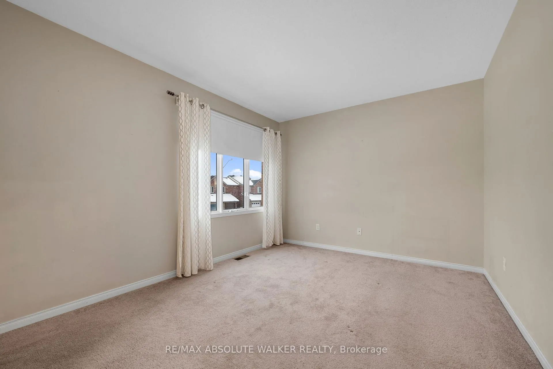 Photo 15 of 1679 Greywood Drive, Ottawa, Chateauneuf — HOMEH