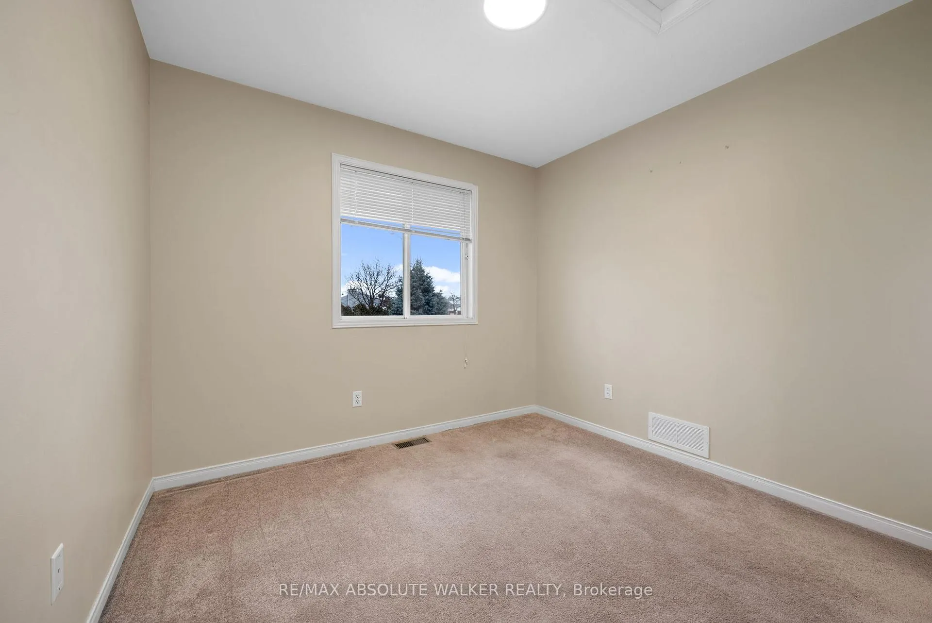 Photo 25 of 1679 Greywood Drive, Ottawa, Chateauneuf — HOMEH