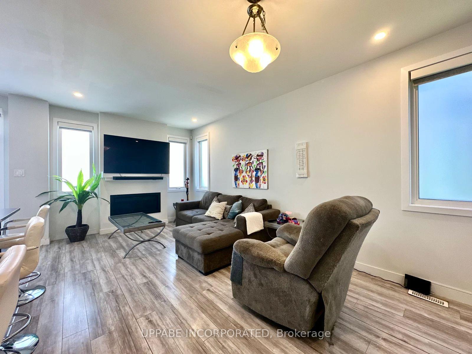 Photo 5 of 63 Gardenpost Terrace, Ottawa, Avalon West — HOMEH