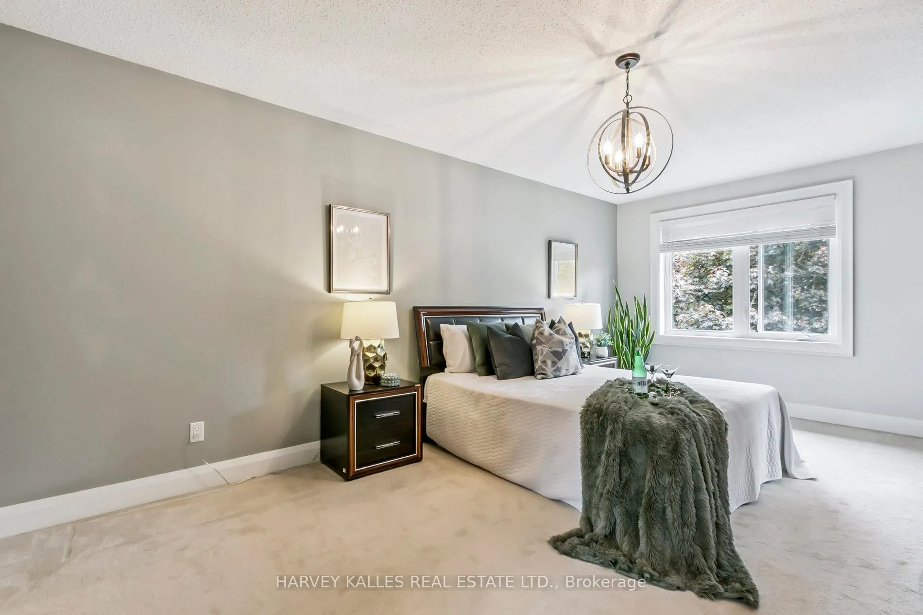 Photo 31 of 92 Golf Links Drive, Aurora, Aurora Highlands — HOMEH