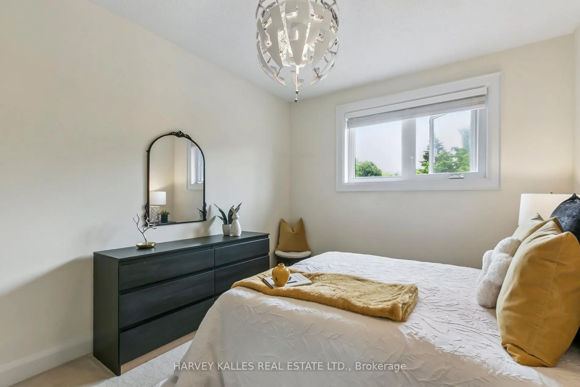 Photo 40 of 92 Golf Links Drive, Aurora, Aurora Highlands — HOMEH