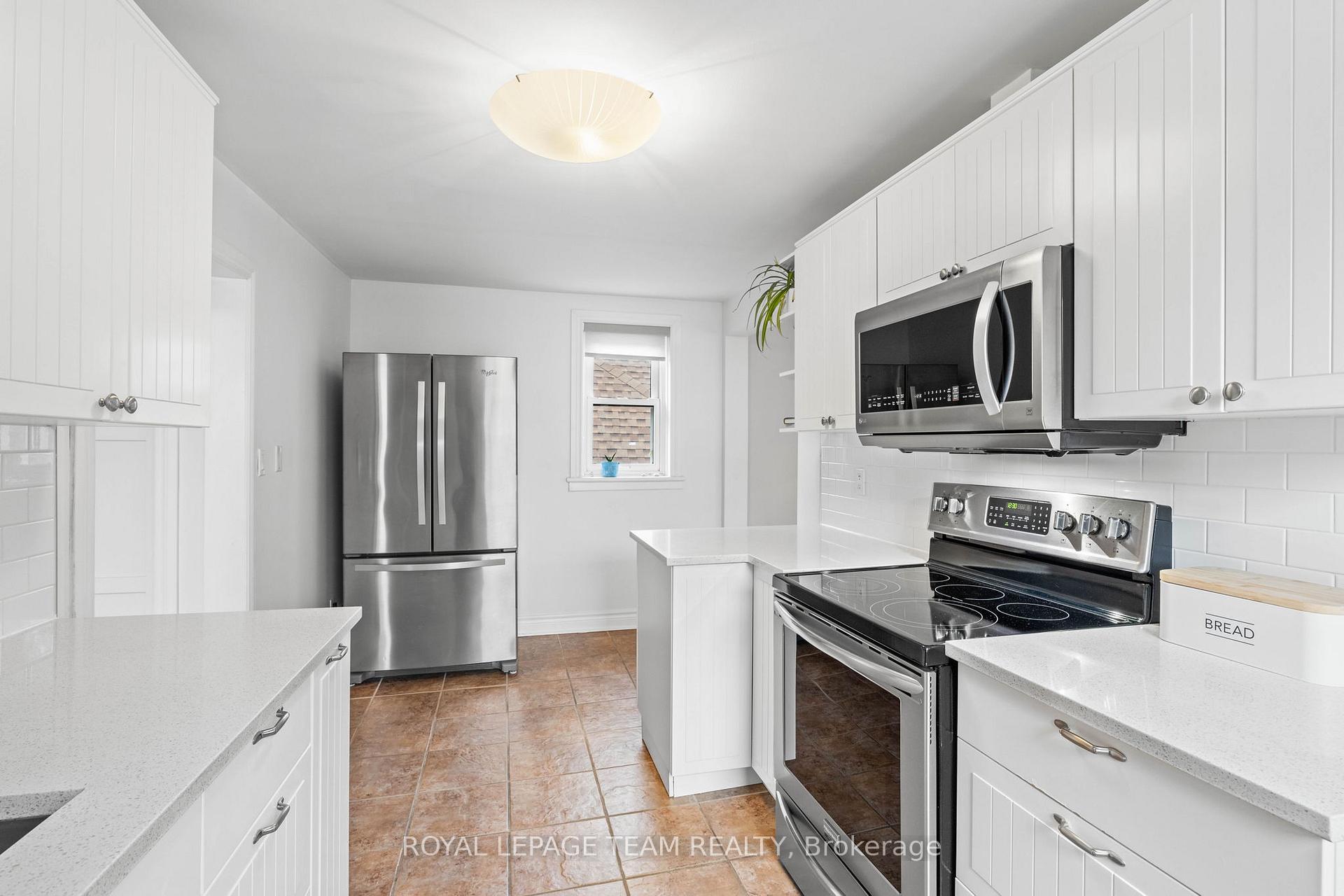 Photo 3 of 160 Crichton Street, Ottawa, New Edinburgh — HOMEH