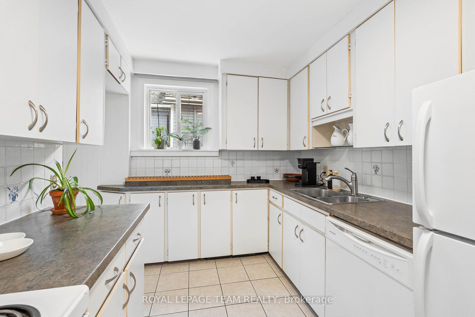Photo 19 of 160 Crichton Street, Ottawa, New Edinburgh — HOMEH
