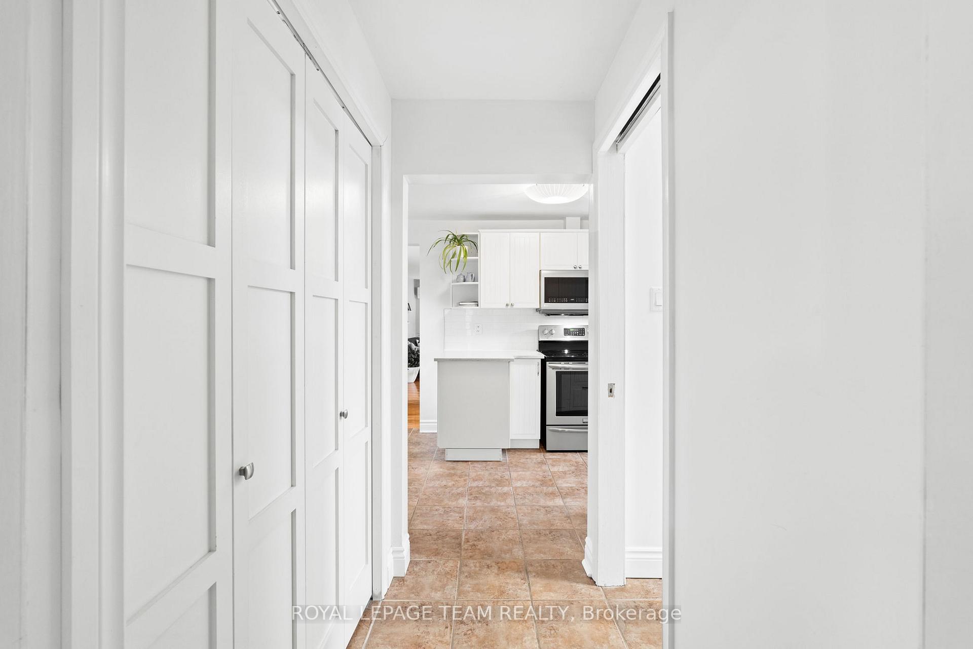 Photo 32 of 160 Crichton Street, Ottawa, New Edinburgh — HOMEH