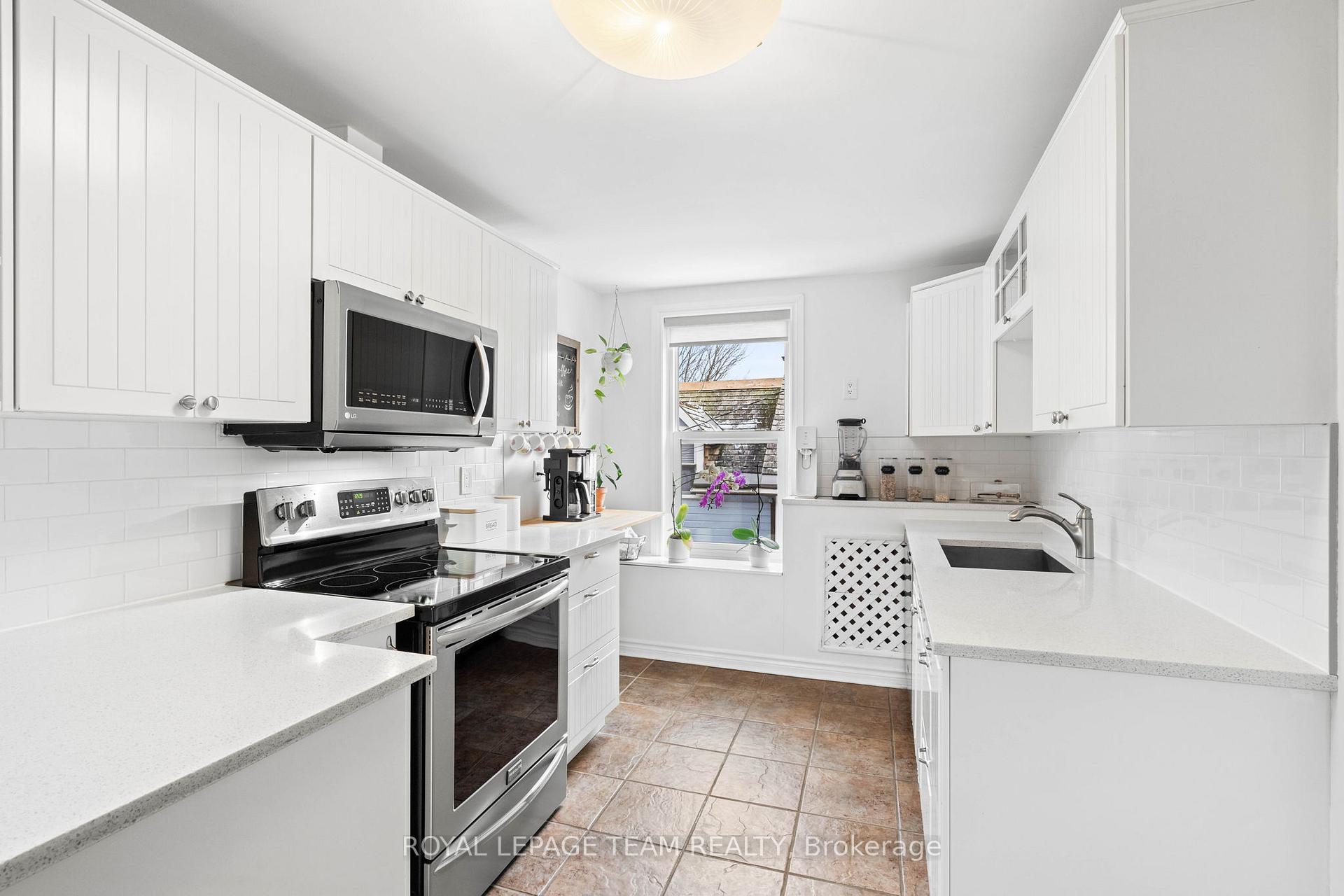Photo 33 of 160 Crichton Street, Ottawa, New Edinburgh — HOMEH