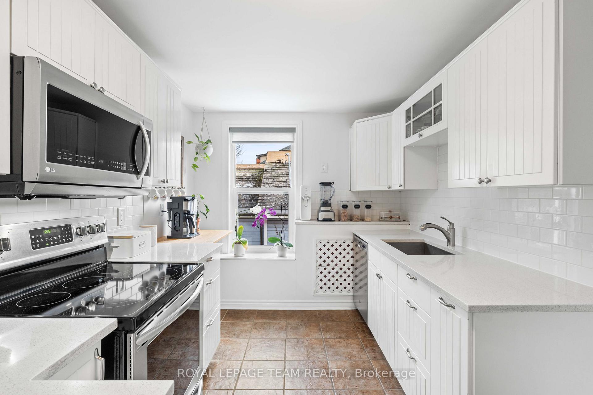 Photo 34 of 160 Crichton Street, Ottawa, New Edinburgh — HOMEH